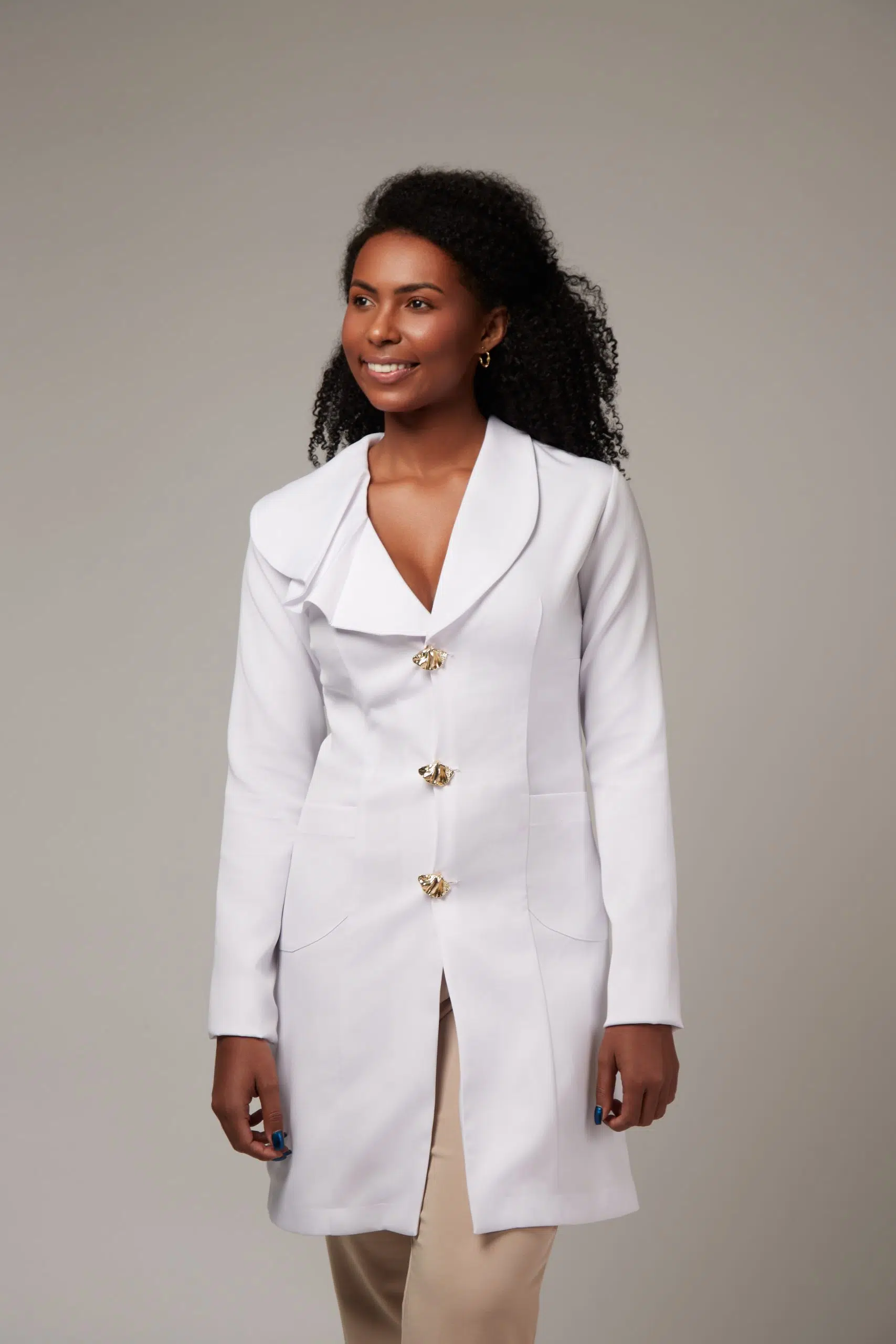 Jaleco Clarice Branco2 1 scaled